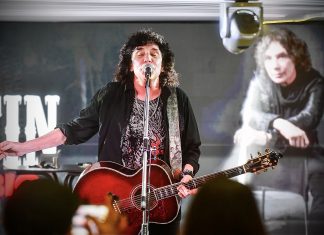 สมการรอคอย “The Ultimate Acoustic Experience: Eric Martin Live on the Chao Phraya” แฟนๆ ยกนิ้ว Eric Martin นักร้องนำวง MR.BIG เอ็กซ์คลูชีพโชว์จัดเต็มบนเรือสำราญสุดหรูSawasdee Chaophraya Cruise ใกล้ชิดกว่านี้ไม่มีอีกแล้ว!!